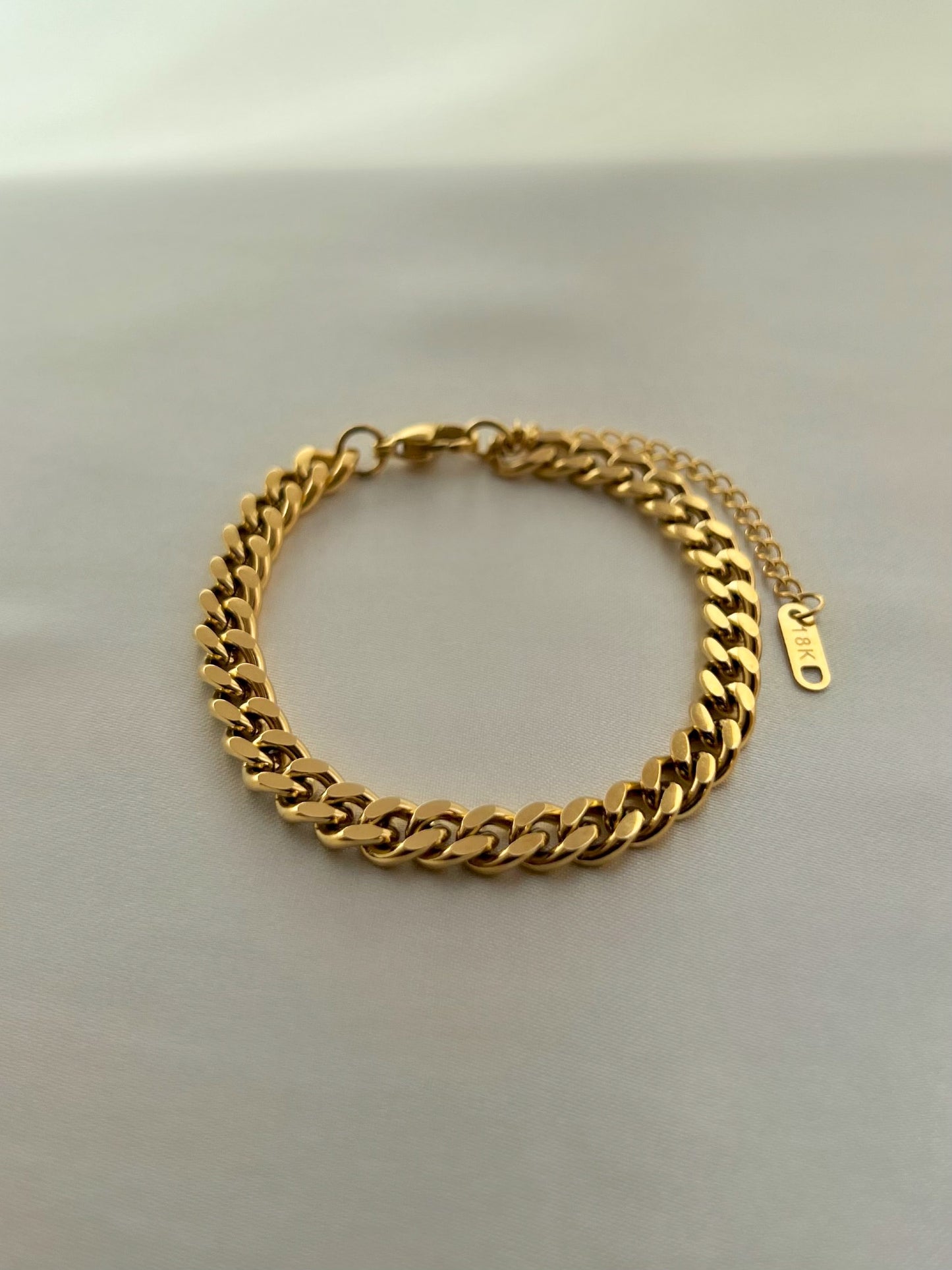 Classic Cuban Chain Bracelet- Gold