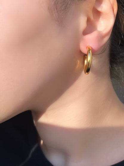 Savannah Classic Gold Hoop Earrings